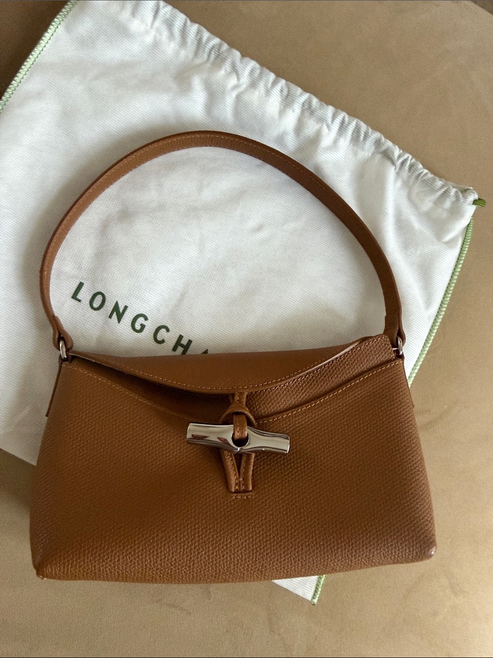 LONGCHAMP
Roseau Leather Shoulder Bag